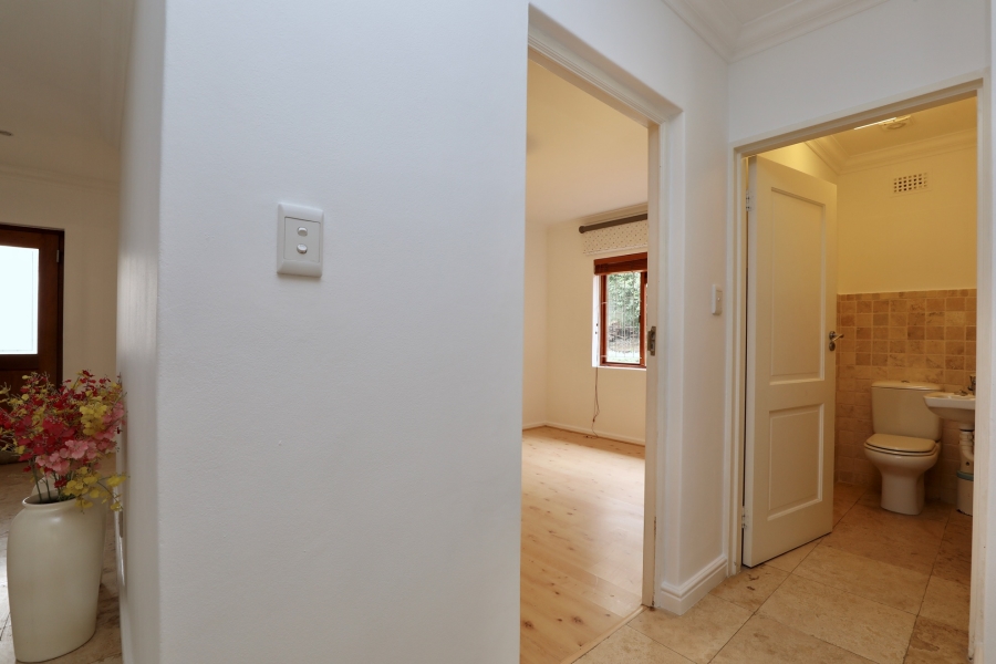 To Let 4 Bedroom Property for Rent in La Concorde Western Cape